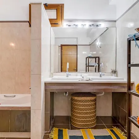 Hills Nydri (Lefkada)